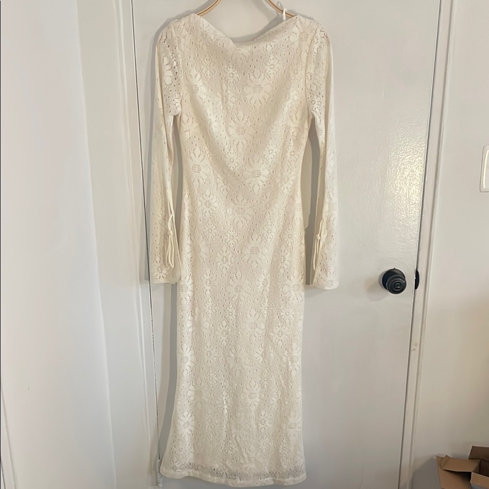 Selfie Leslie Cream Sheath Long Sleeve Dress